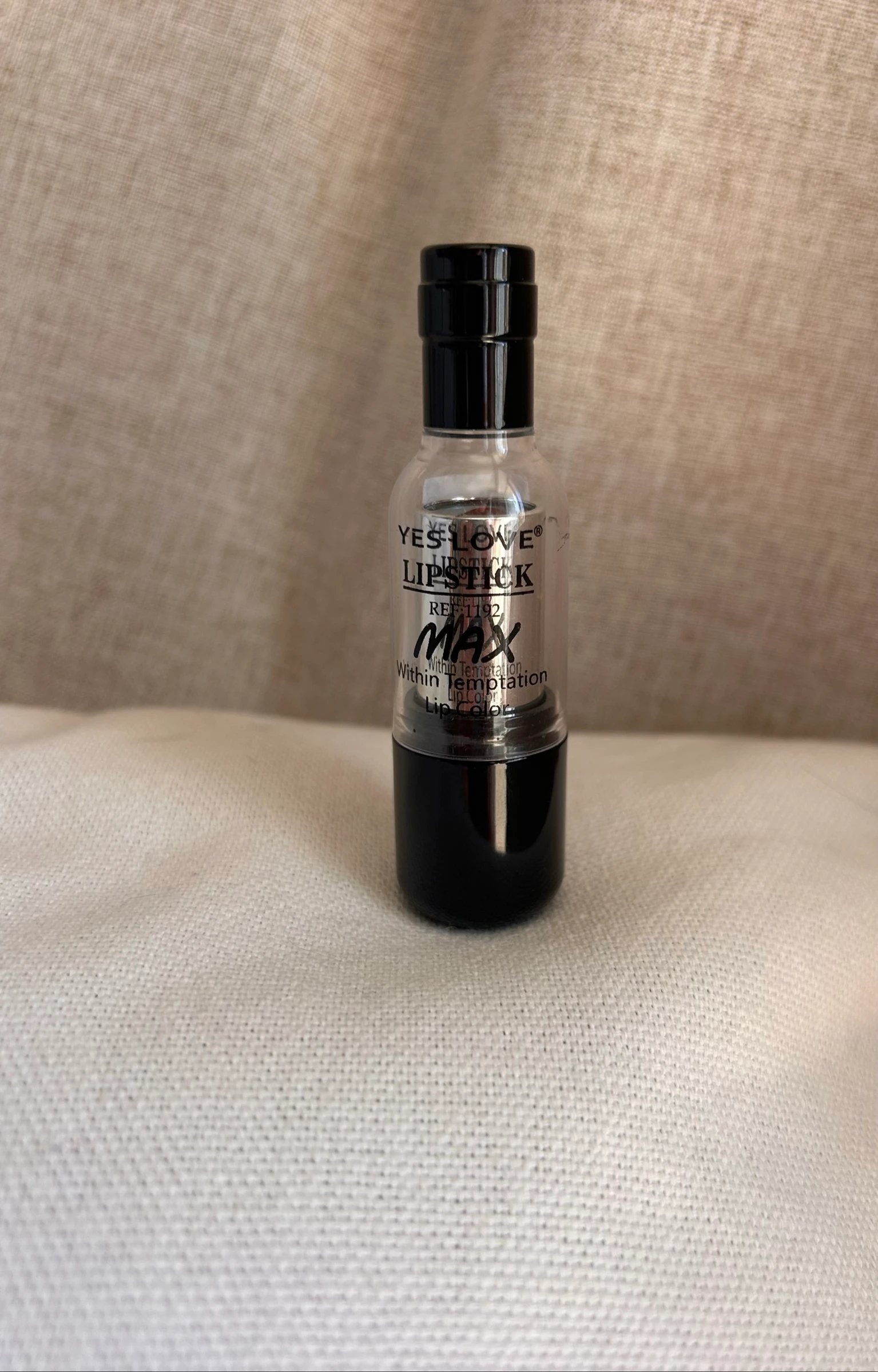 YES LOVE Matte Lipstick - Bottle Shape (Max Shade) – photo 2